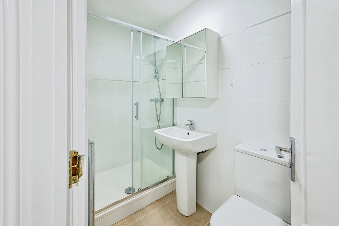Additional image 7 of 4 Bed Flat, Brondesbury Road, NW6, N1 7GU