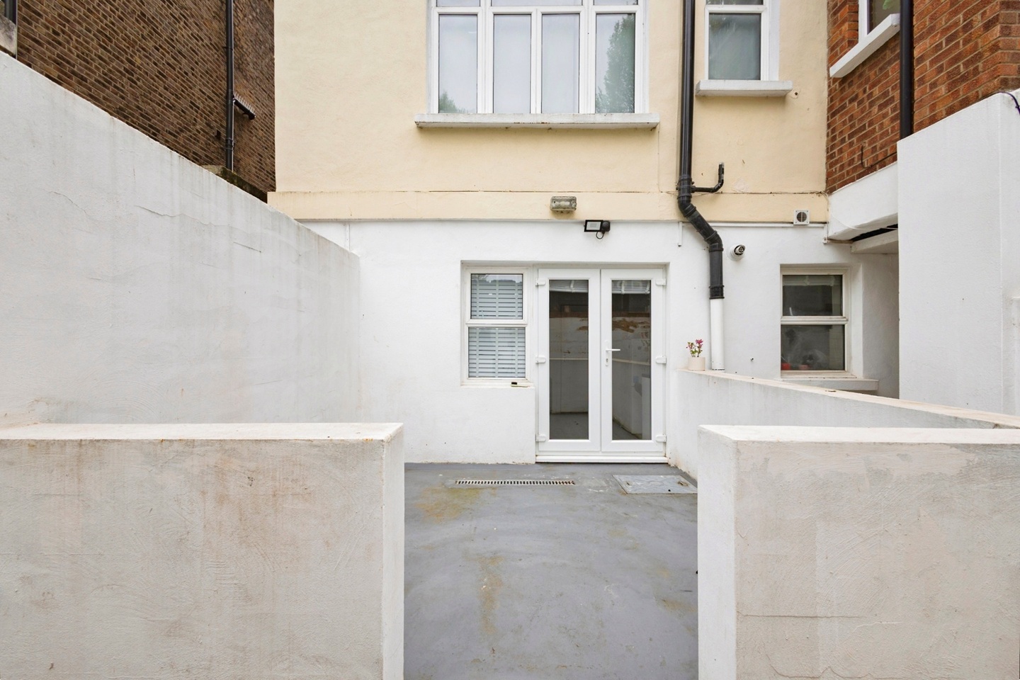 Additional image 12 of 4 Bed Flat, Brondesbury Road, NW6, N1 7GU