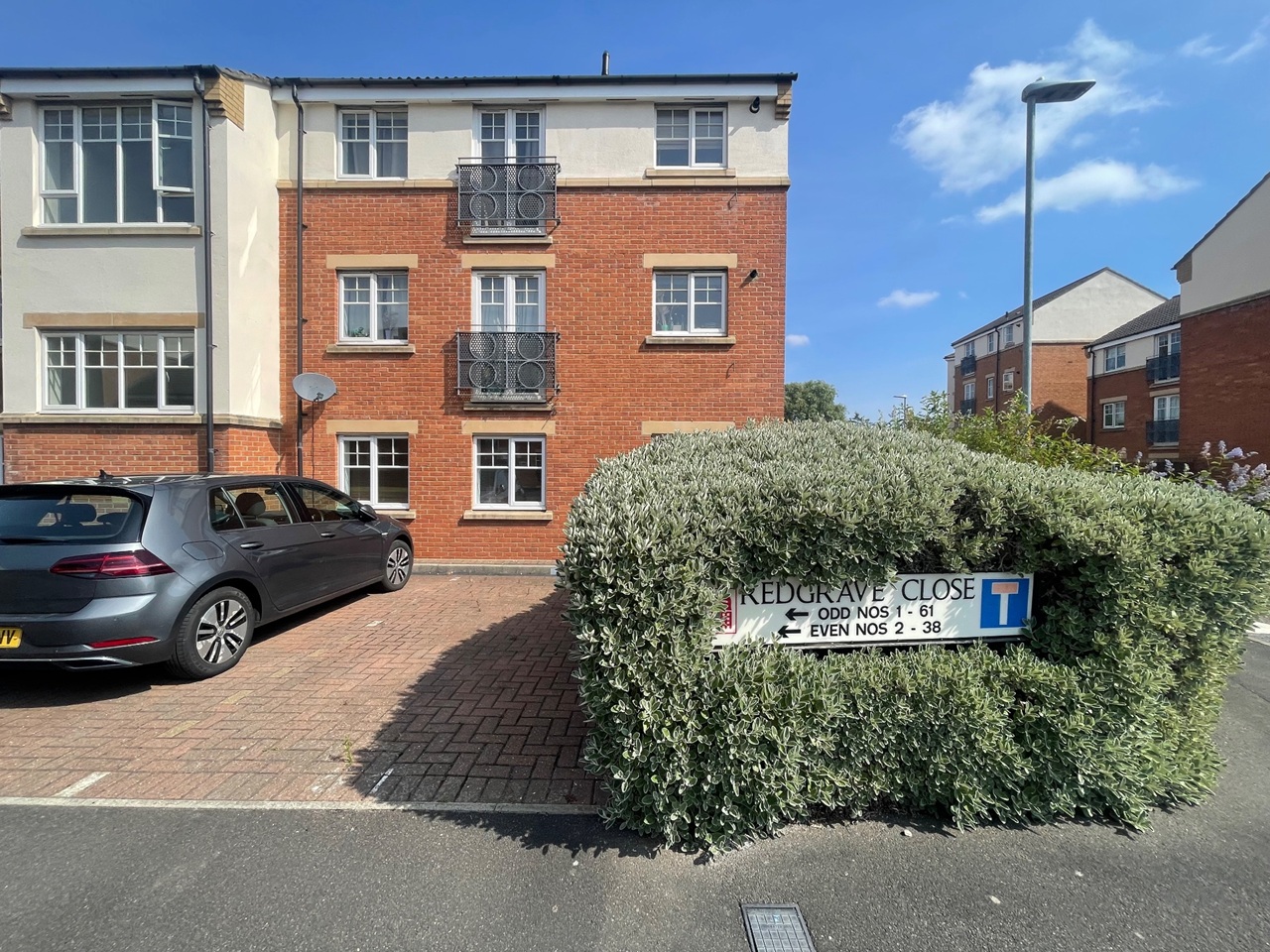 2 Bed Flat, St James Village, NE8
