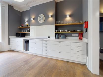 2 Bed Flat, Oakley Square, NW1
