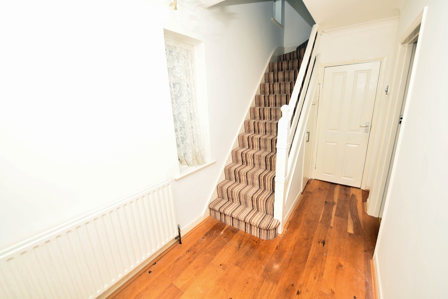 Orpington 3 Bed SemiDetached House, The Greenway, BR5 To Rent Now