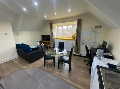 1 Bed Flat, North Hill Road, LS6