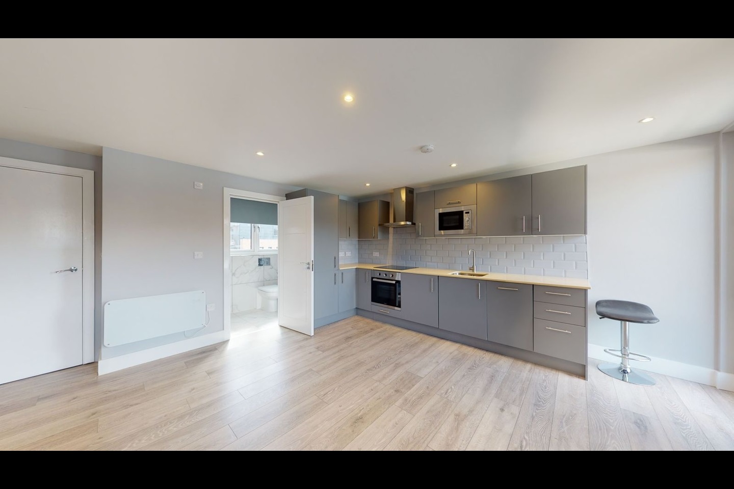 Coulsdon Studio Flat, Avenir Heights, CR5 To Rent Now for £1,250.00 p/m