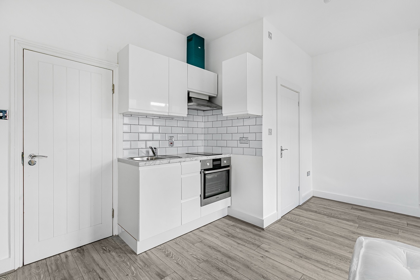 Tooting Studio Flat, Tooting, CR4 To Rent Now for £1,200.00 p/m