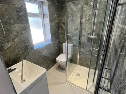 3 Bed Flat, Darwin Drive, UB1