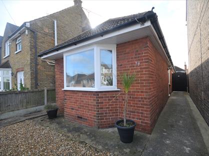 2 Bed Bungalow, Queens Avenue, CT12