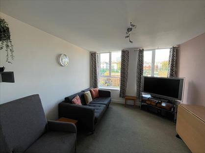 1 Bed Flat, Preston, TQ3