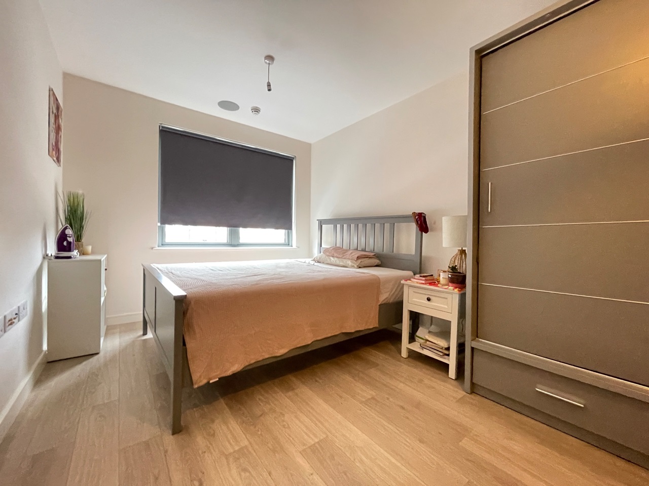 London 2 Bed Flat, Friern Road, N11 To Rent Now for £2,000.