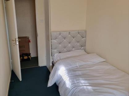 Room in a Shared Flat, Greville Court, E5