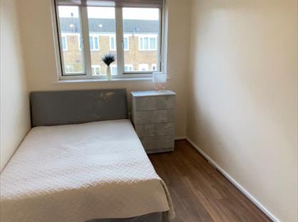Room in a Shared Flat, Amina Way, SE16