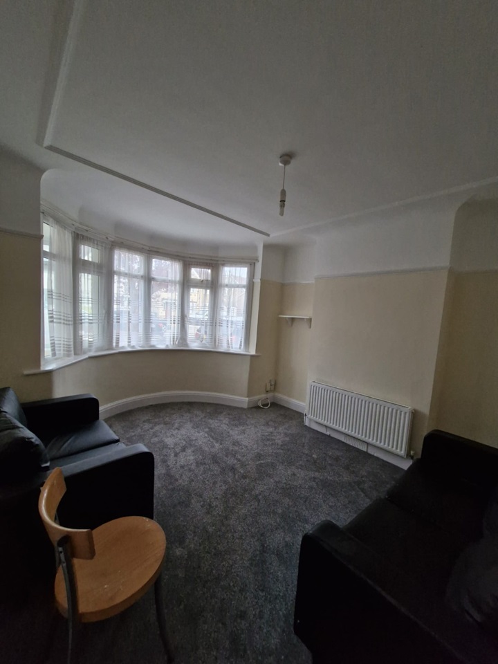 Harrow 3 Bed SemiDetached House, Kenmore Avenue, HA3 To Rent Now for £2,300.00 p/m