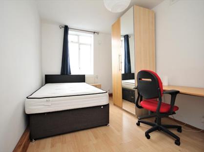 3 Bed Flat, East Arbour Street, E1