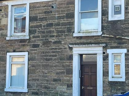 3 Bed Maisonette, Sharon Street, KA24