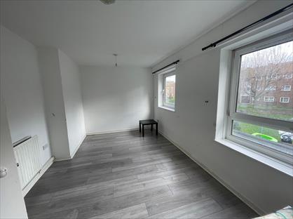Room in a Shared Flat, Boundary Road, IG11