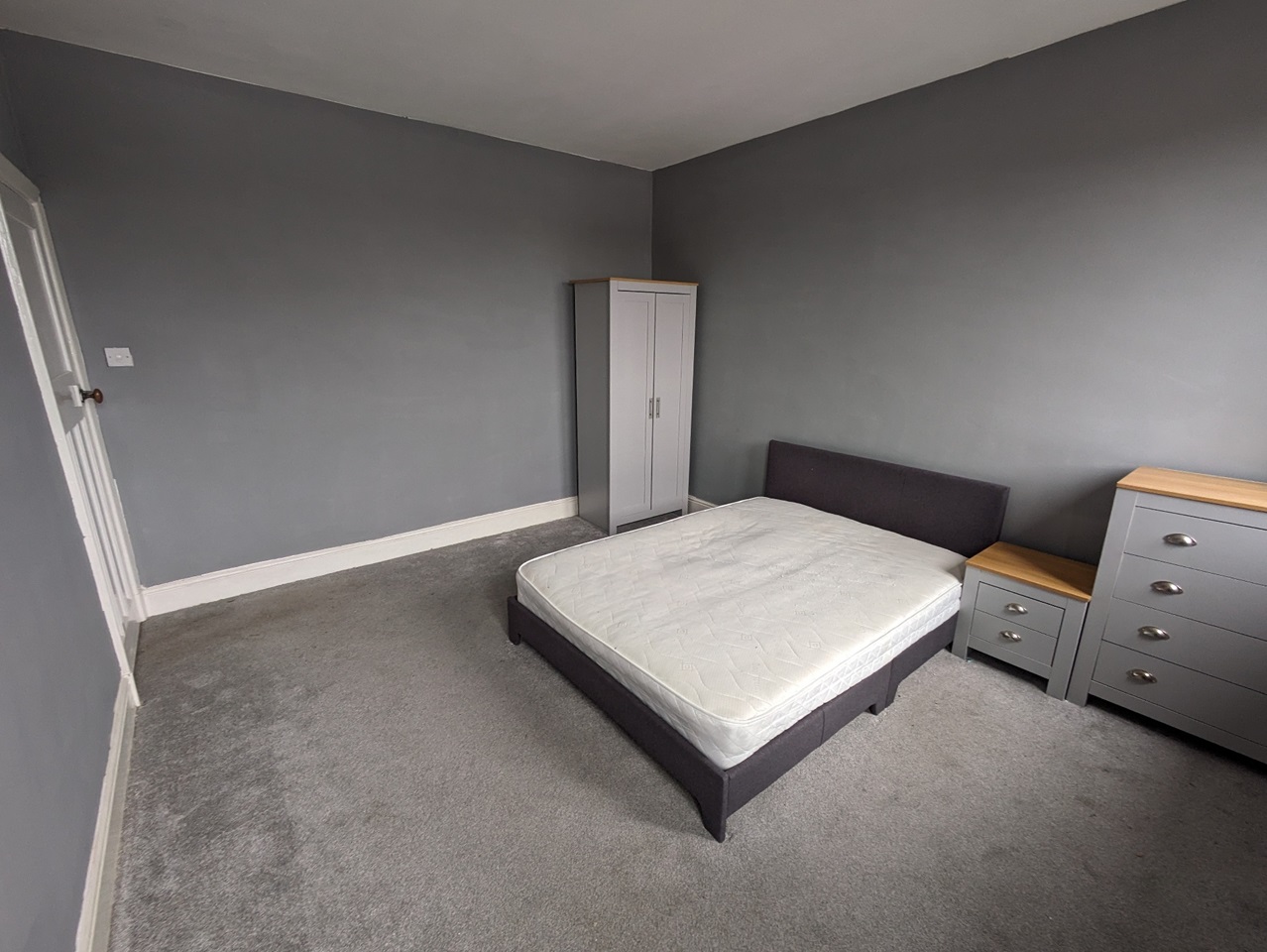 Kettering Room in a Shared Flat, High Street, NN16 To Rent Now for