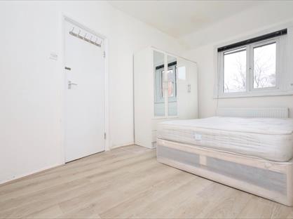 2 Bed Terraced House, Egham Road, E13