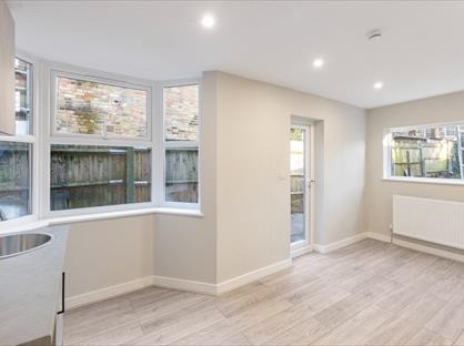 Studio Flat, Billington Road, SE14