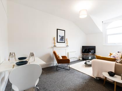 1 Bed Flat, Ashburton Road, PO5