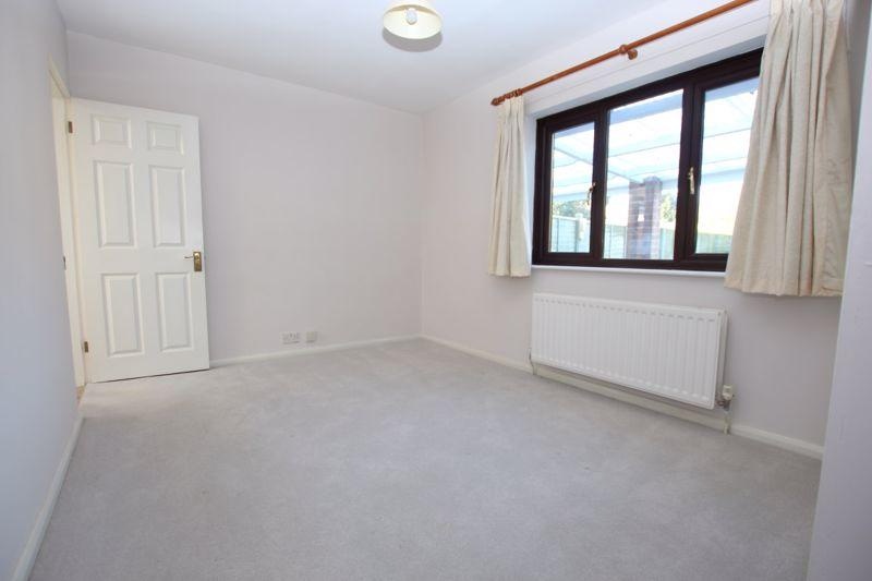 Kidlington 3 Bed Bungalow, Yarnton Road, OX5 To Rent Now for £1,800