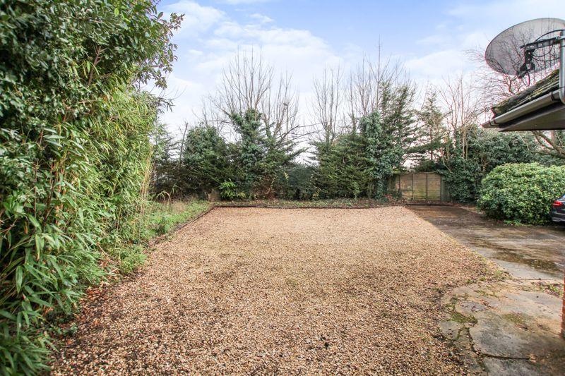 Kidlington 3 Bed Bungalow, Yarnton Road, OX5 To Rent Now for £1,800