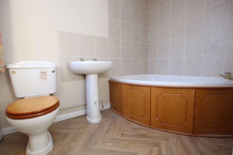 Kidlington 3 Bed Bungalow, Yarnton Road, OX5 To Rent Now for £1,800