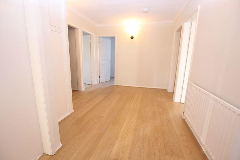 Kidlington 3 Bed Bungalow, Yarnton Road, OX5 To Rent Now for £1,800