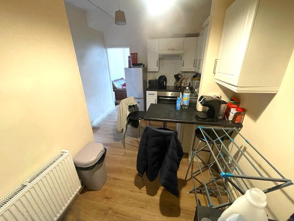 Nottingham 3 Bed Flat, Alfreton Road **Students 24/25**, NG7 To