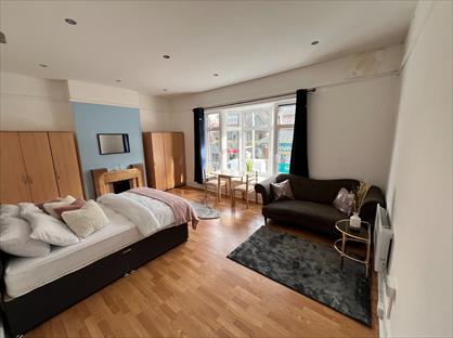 Room in a Shared Flat, Station Road, HA1