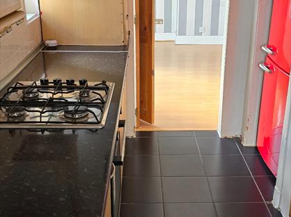 2 Bed Semi-Detached House, Glasgow, G21