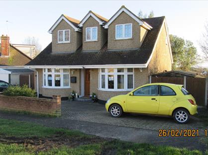 4 Bed Detached House, Perry Road, SS7