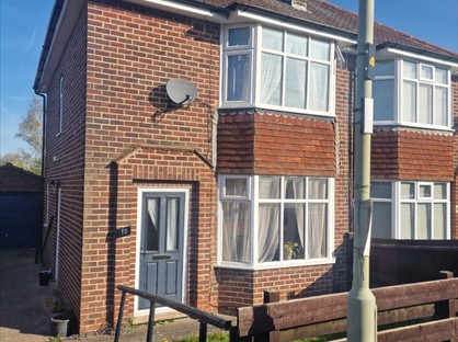 3 Bed Semi-Detached House, Grove Road, LE67