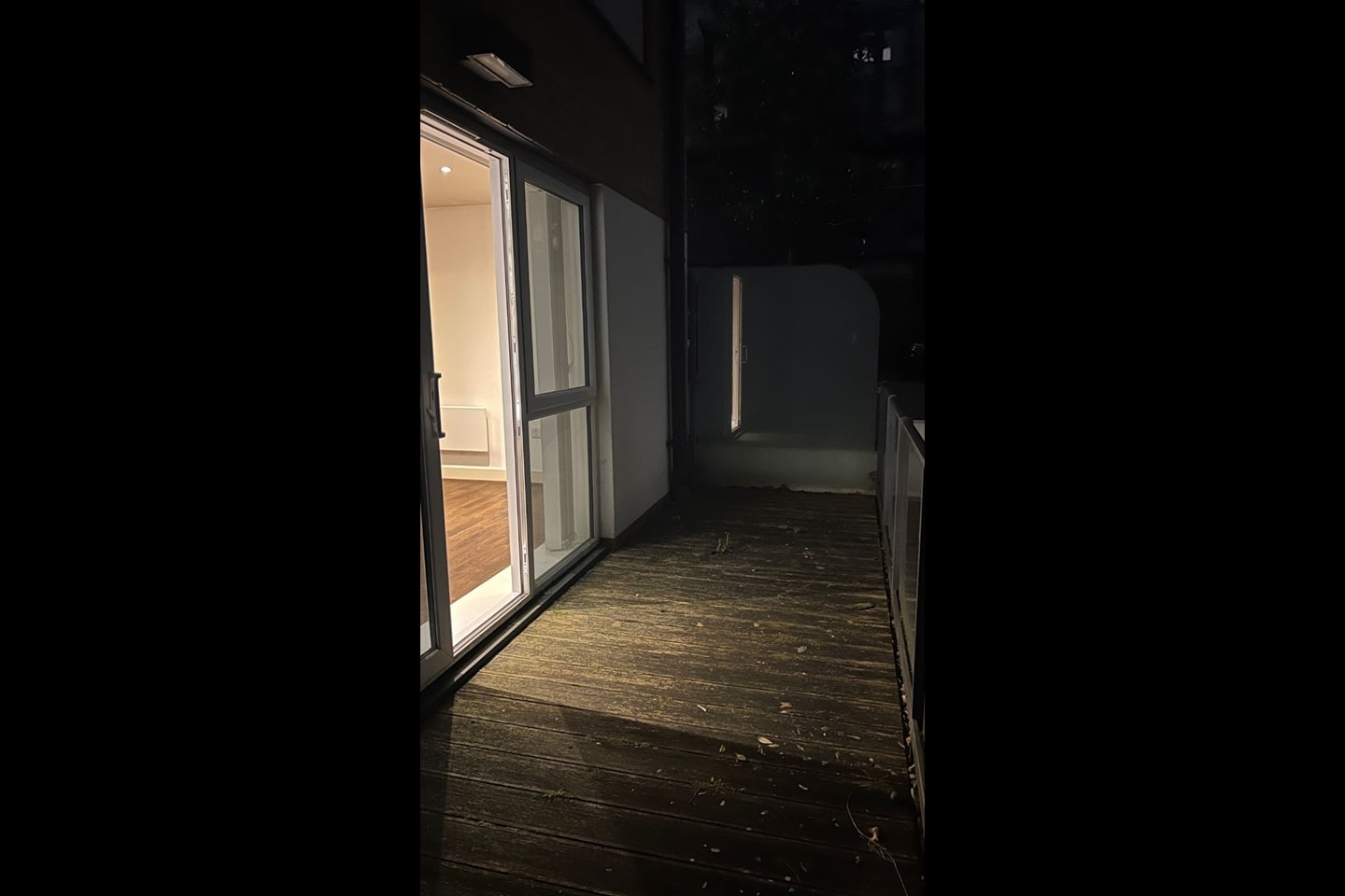 London Studio Flat, Napier House, W3 To Rent Now for £1,295.00 p/m