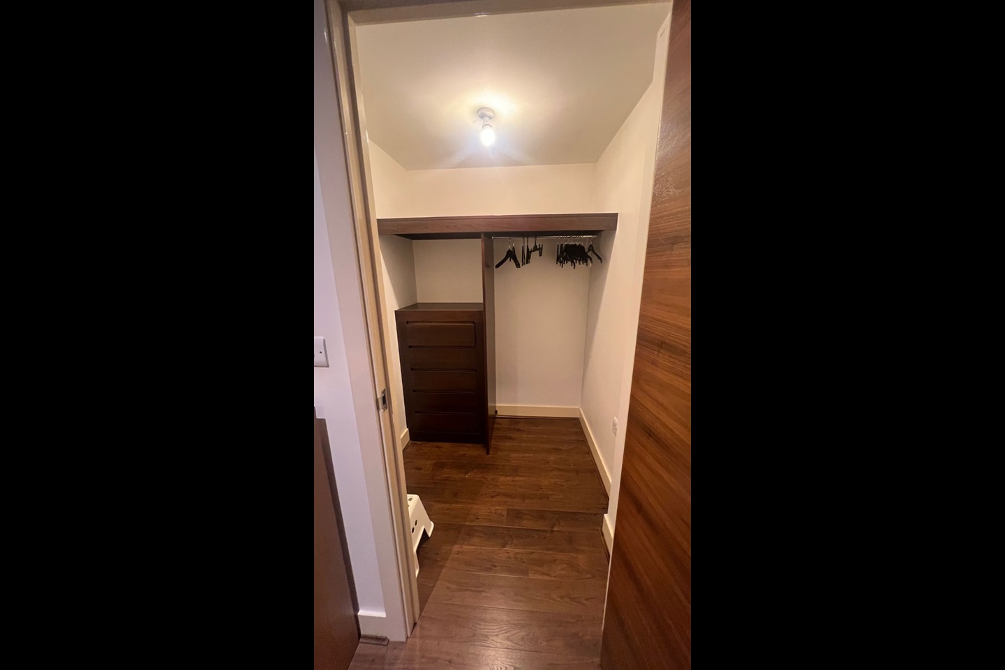 London Studio Flat, Napier House, W3 To Rent Now for £1,295.00 p/m