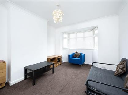 2 Bed Maisonette, Staines Road, TW14