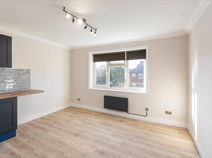 Studio Flat, Hendon Way, NW2