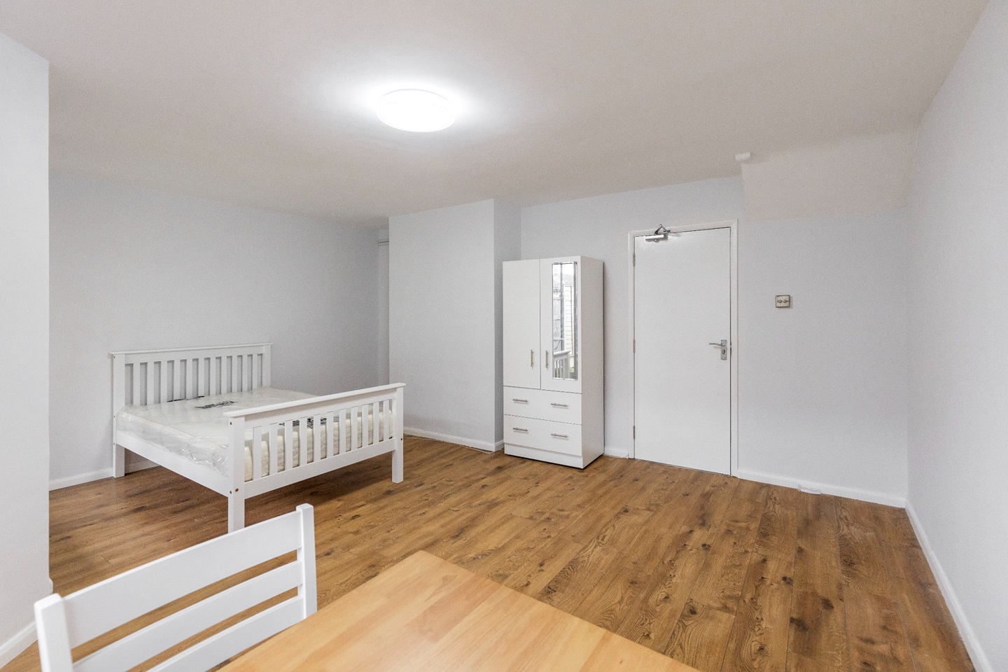 Tilbury Room in a Shared Flat, Wellington Road, RM18 To Rent Now