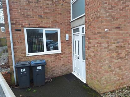 Room in a Shared House, Nugent Close, B6