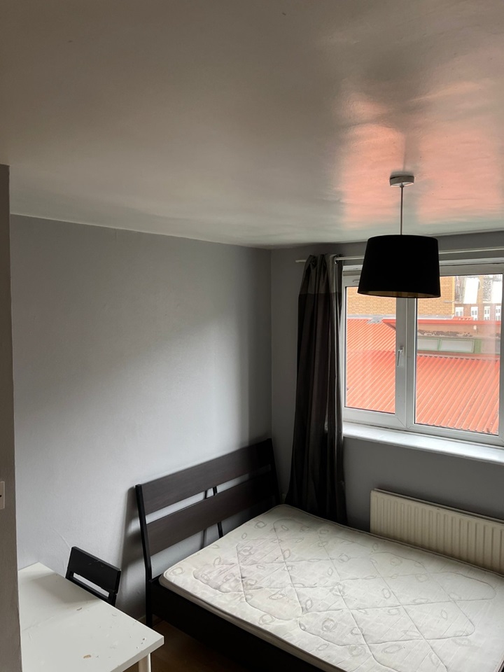 London Room in a Shared Flat, Thornaby House, E2 To Rent Now for £