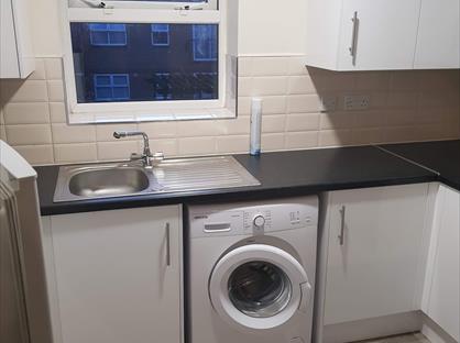 2 Bed Flat, Dudley Close, RM16