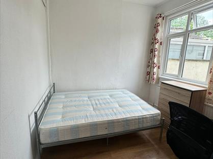 Room in a Shared House, Avonwick Road, TW3