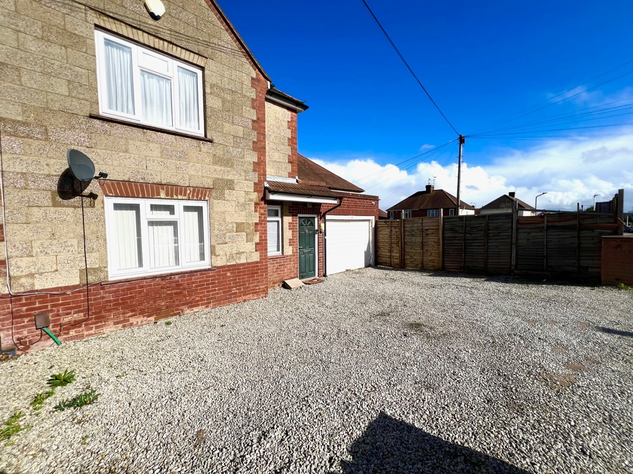 Strood 3 Bed SemiDetached House, Hawthorn Road, ME2 To Rent Now