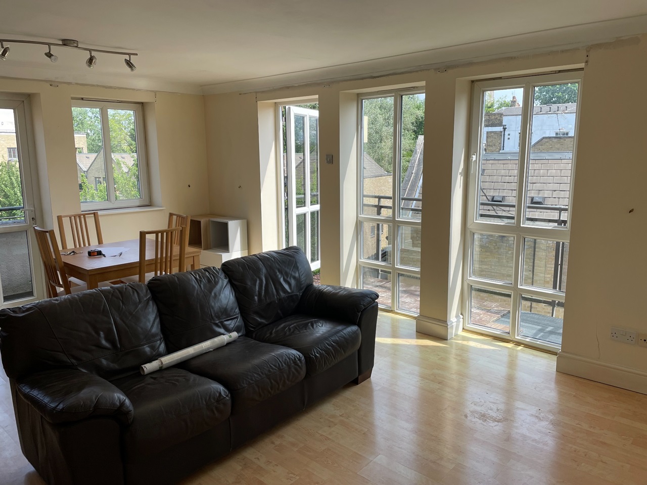 London 2 Bed Flat, Brightlingsea Place, E14 To Rent Now for £2,500.