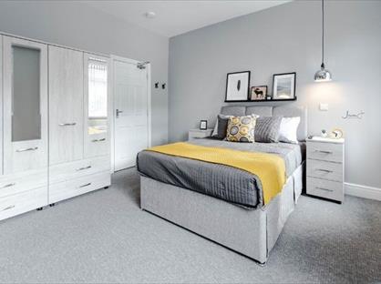 Room in a Shared House, Manchester Road East, M38