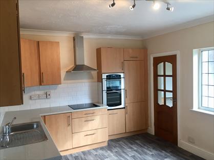 3 Bed Semi-Detached House, Ringwood Road, WV10
