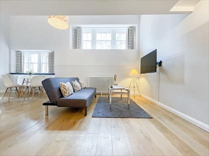 1 Bed Flat, Mcdonald Road, EH7