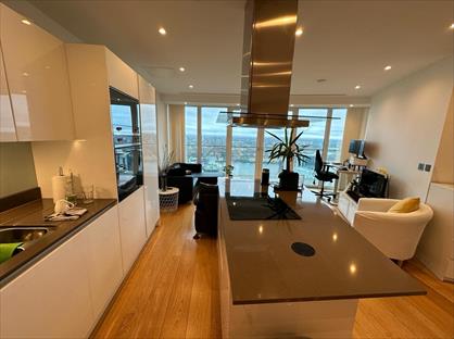 1 Bed Flat, Arena Tower, E14