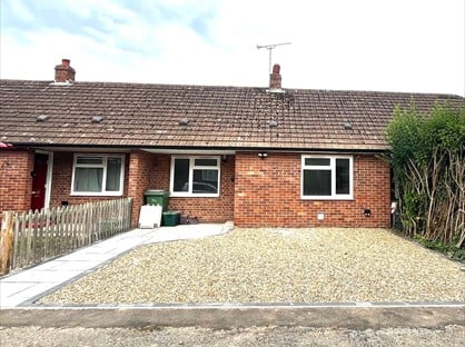 1 Bed Bungalow, Paradise Way, RG7