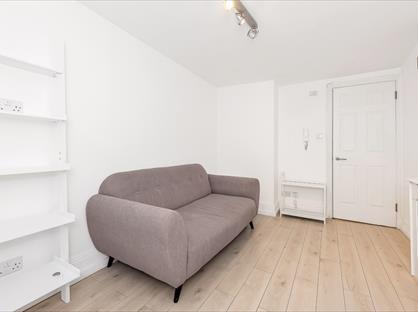 1 Bed Flat, Heath Street, NW3