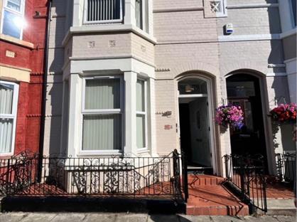 Room in a Shared House, Errol Street, L17