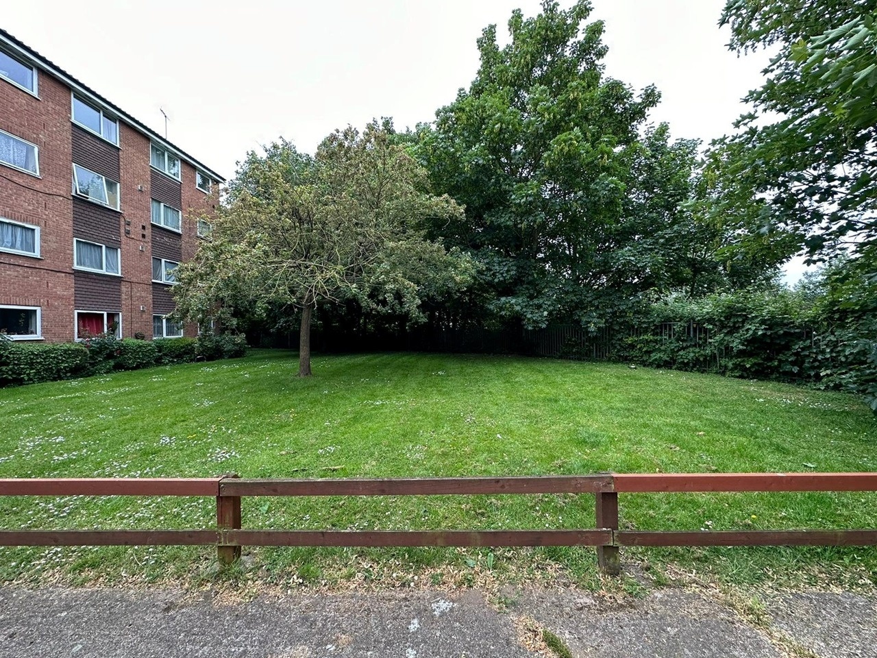 Barking 2 Bed Flat, Gurney Close, IG11 To Rent Now for £1,600.00 p/m